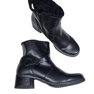 Khombu Women's Black Side Zip Buckle Faux Fur Lining Heeled Ankle Boots Size 9